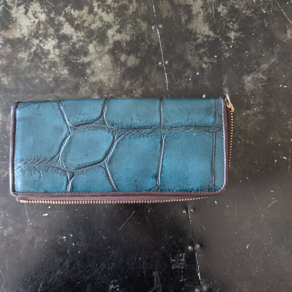 Dooney and Bourke Denizon Zip Clutch Wallet - Picture 2 of 6